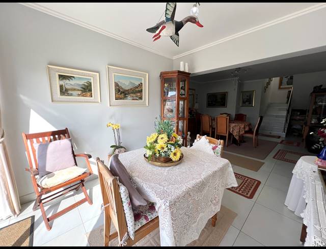 3 BEDROOM FREEHOLD FOR SALE IN JEFFREYS BAY CENTRAL